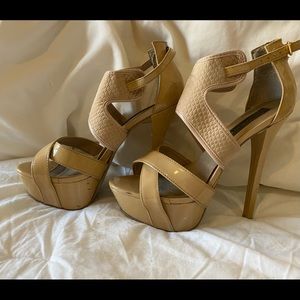 STEVEN by Steve Madden nude platform heels 7.5